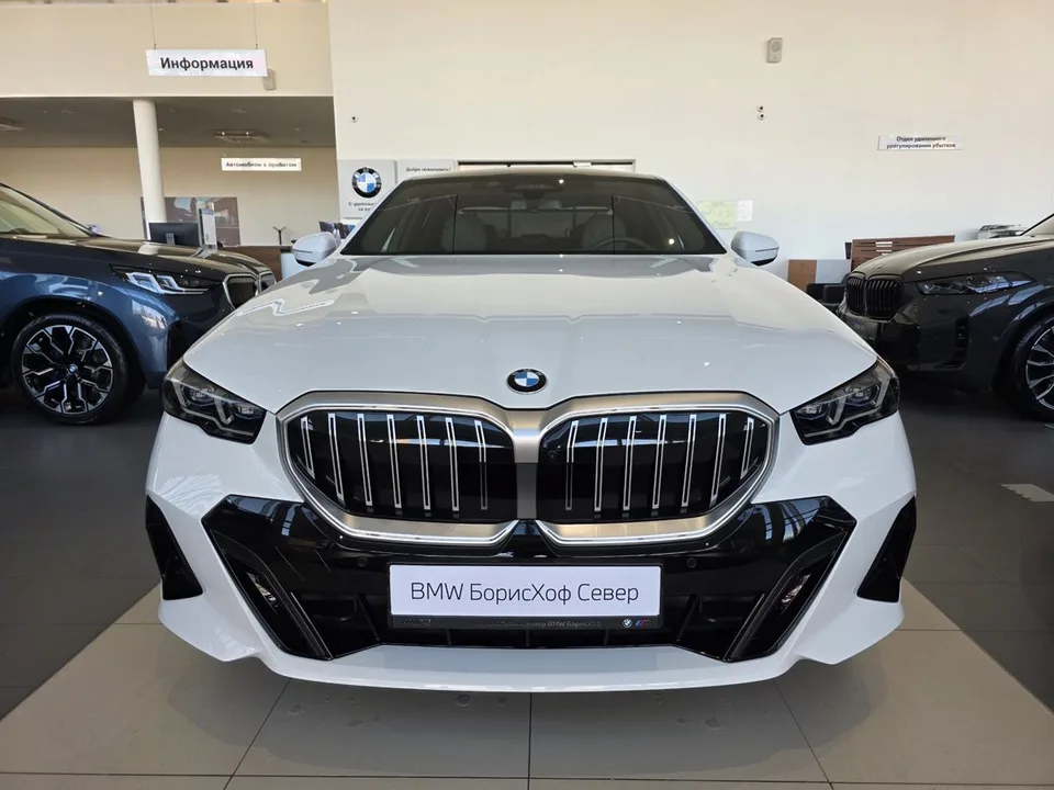 BMW 5 Series 2025 — миниатюра 2