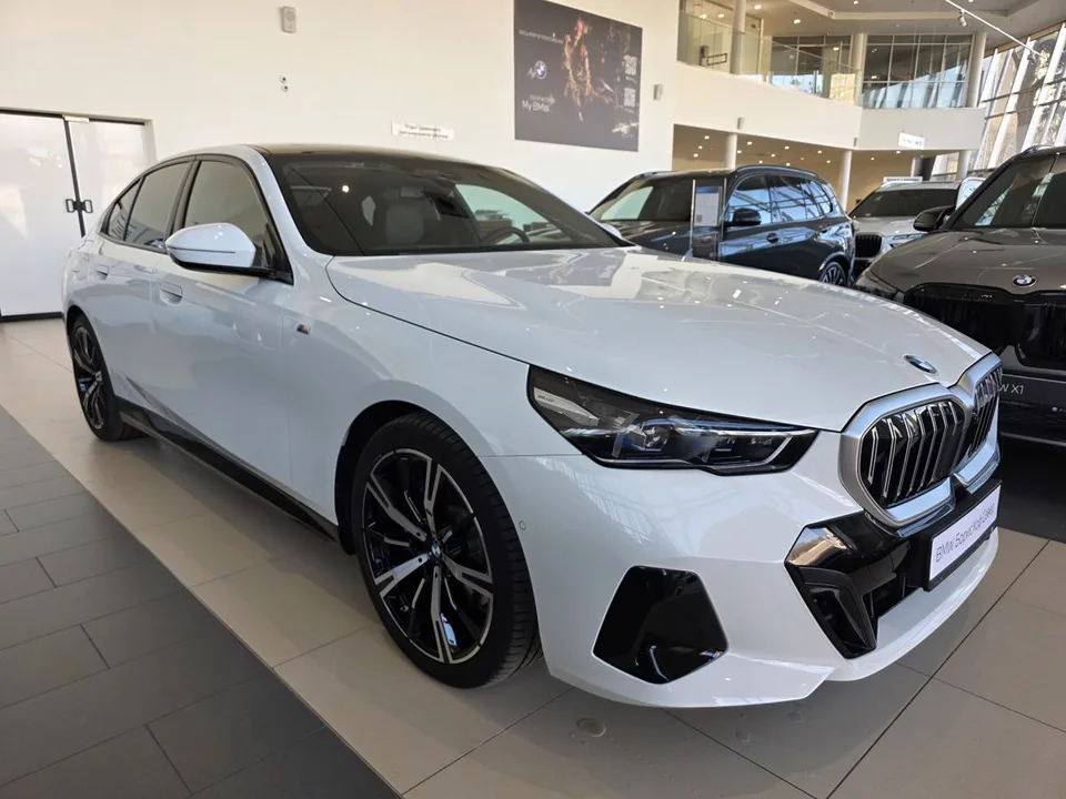 BMW 5 Series 2025 — миниатюра 3