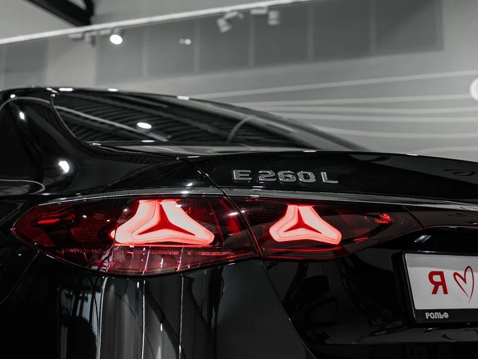 Mercedes-Benz E-Класс 2025 — миниатюра 4