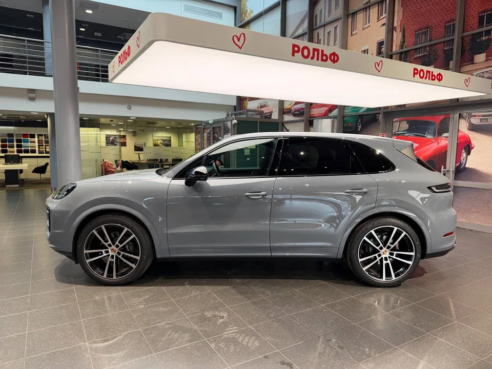 Porsche Cayenne 2025 — миниатюра 2