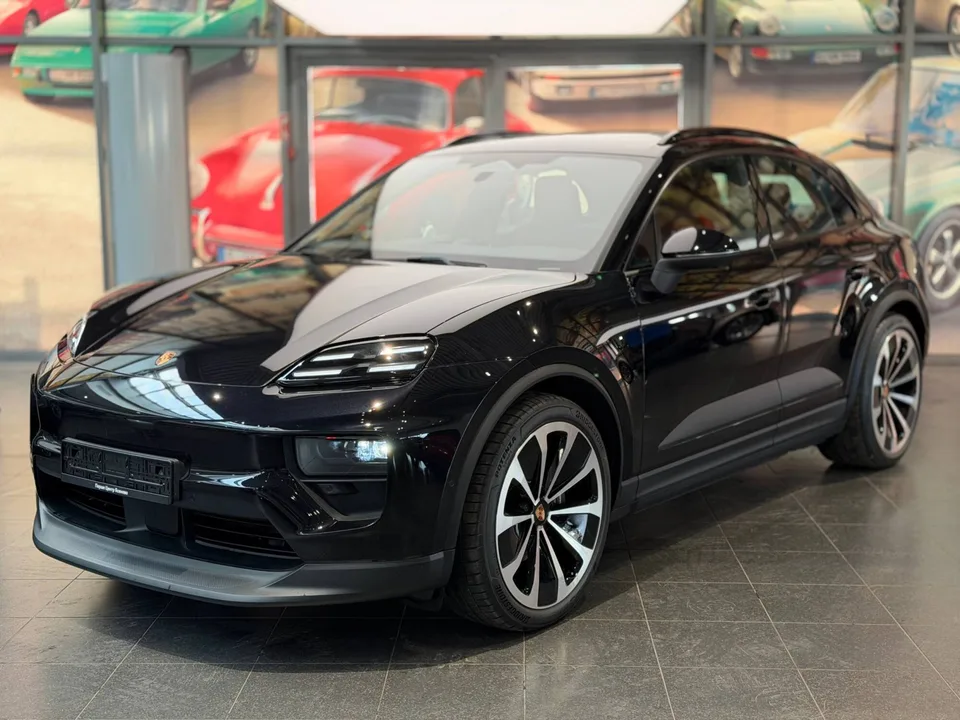 Porsche Macan 2025 — фото 1, купить с доставкой в Москву