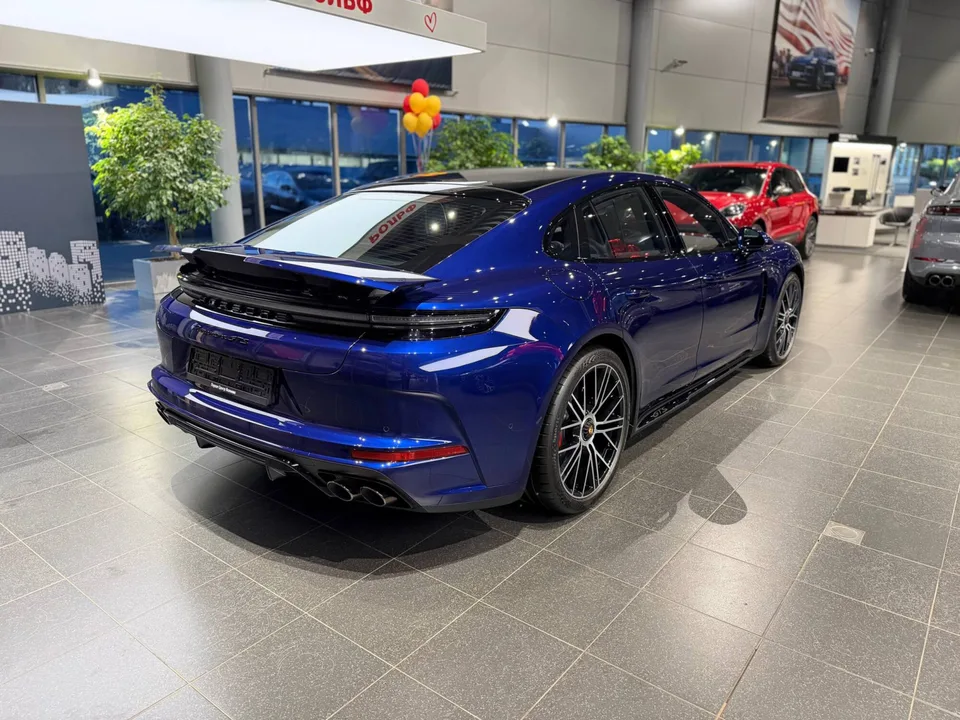Porsche Panamera 2025 — миниатюра 2