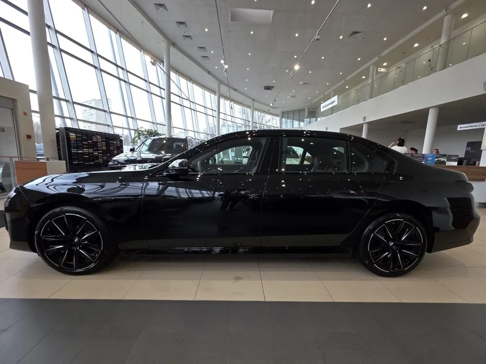 BMW 7 серия 2025 — миниатюра 3