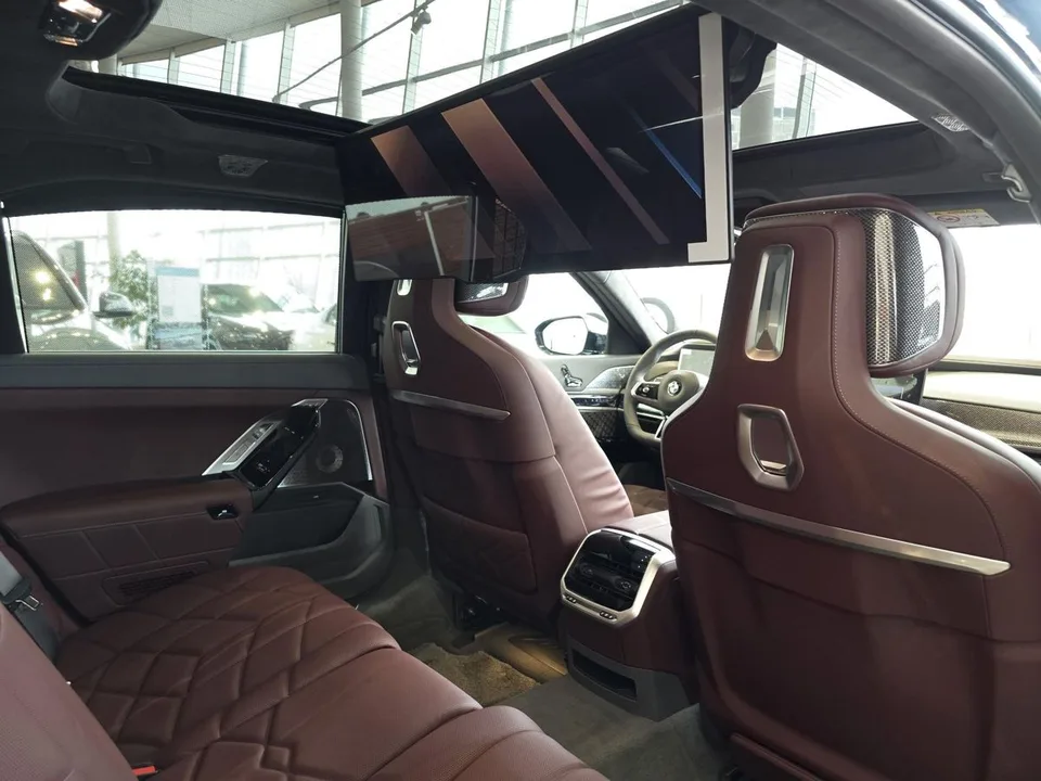BMW 7 серия 2025 — миниатюра 4