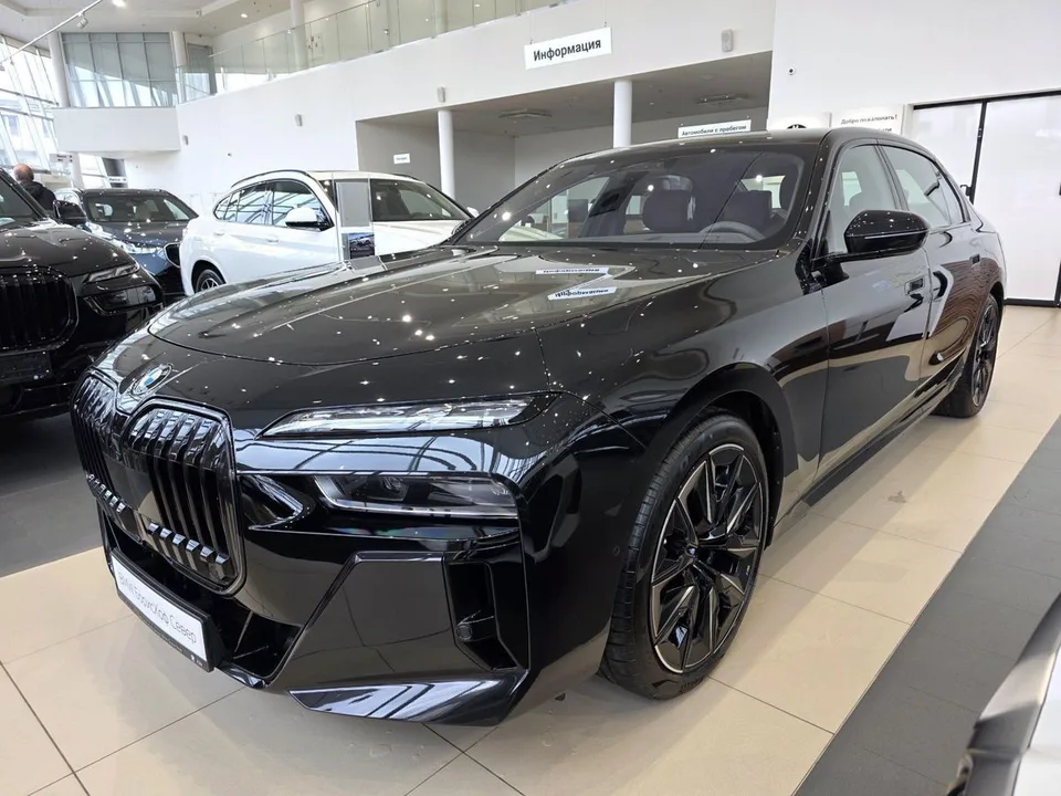 BMW 7 серия 2025 — фото 1, купить с доставкой в Москву