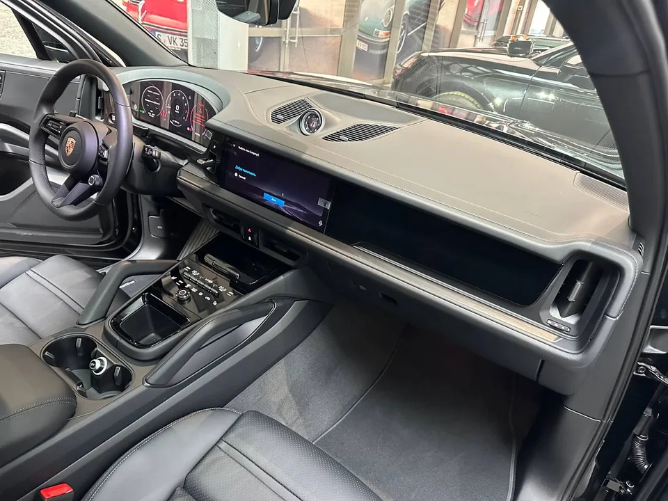 Porsche Cayenne 2026 — миниатюра 4