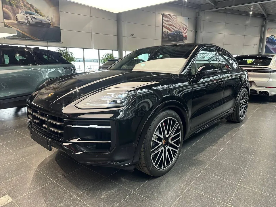 Porsche Cayenne 2026 — фото 1, купить с доставкой в Москву
