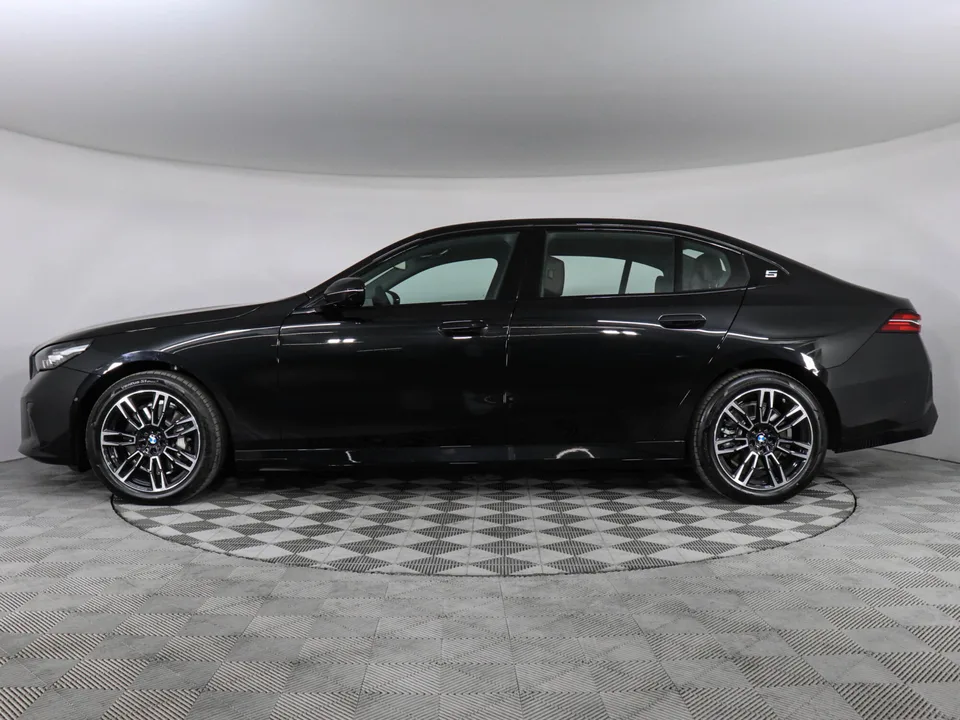 BMW 5 Series 2025 — миниатюра 3