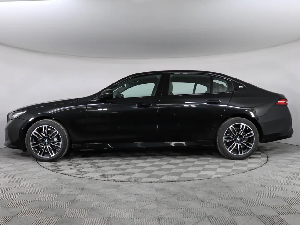 BMW 5 серия 2025 — миниатюра 3