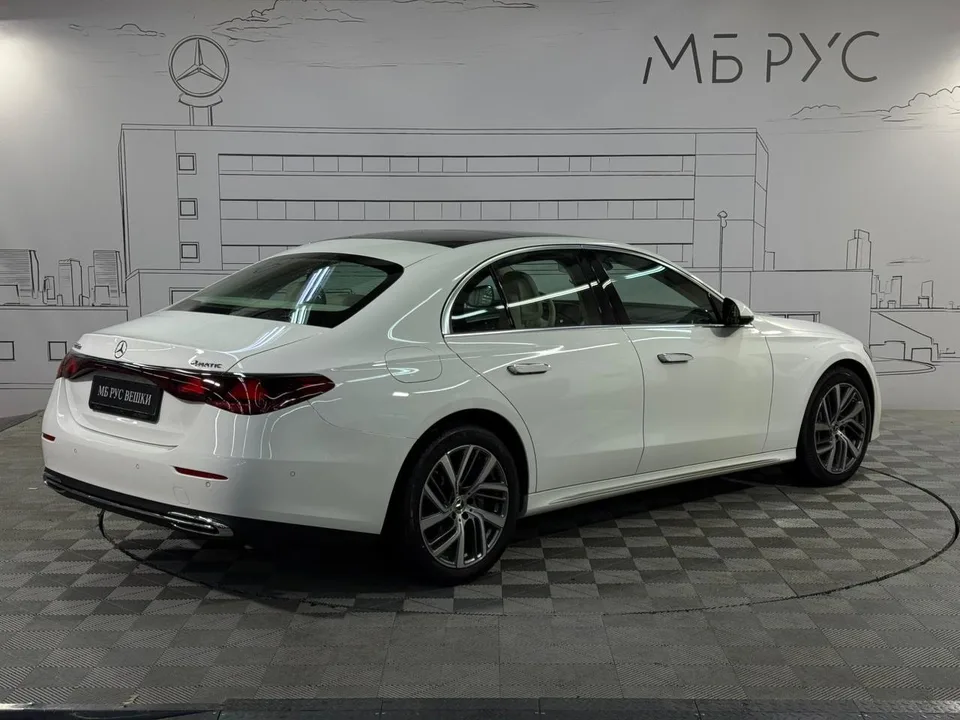 Mercedes-Benz E-Class 2025 — миниатюра 3