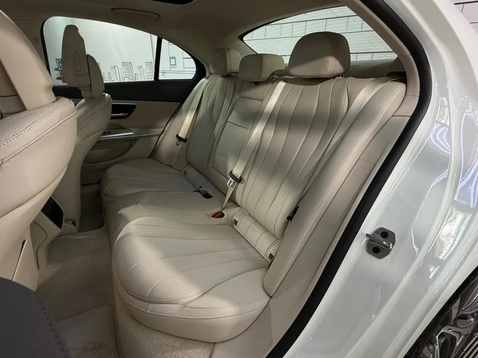 Mercedes-Benz E-Class 2025 — миниатюра 5