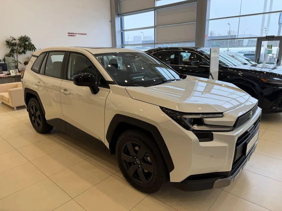 Toyota RAV4 2026 — фото 1, купить с доставкой в Москву