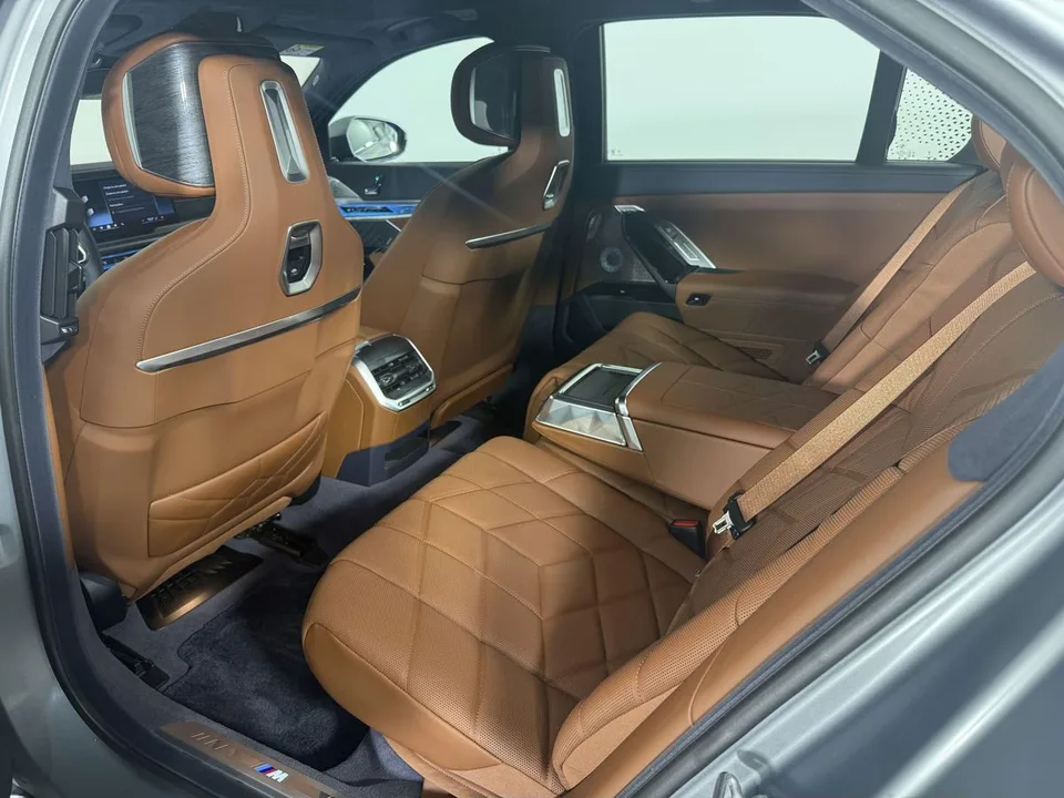 BMW 7 серия 2025 — миниатюра 2