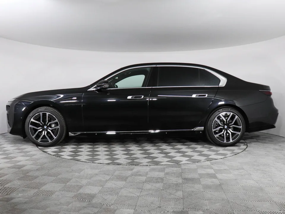 BMW 7 серия 2024 — миниатюра 3
