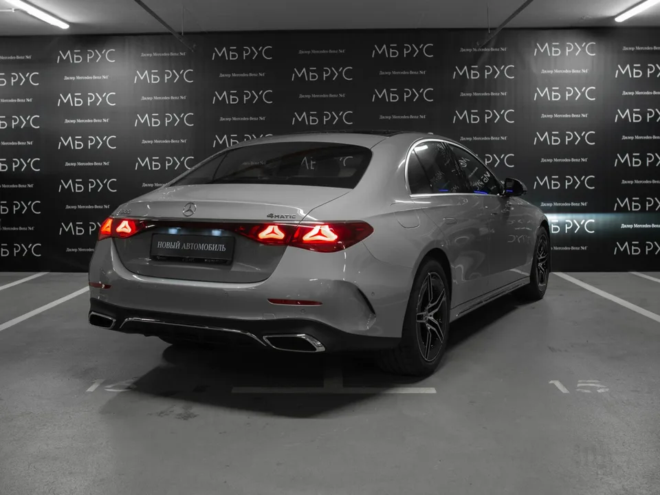 Mercedes-Benz E-Class 2025 — миниатюра 3