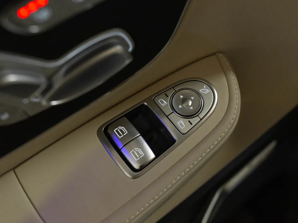 Mercedes-Benz V-Класс 2026 — миниатюра 5
