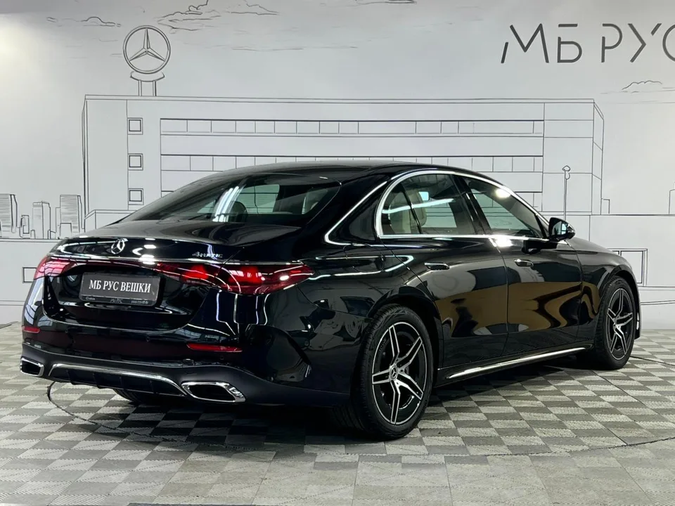 Mercedes-Benz E-Class 2024 — миниатюра 3