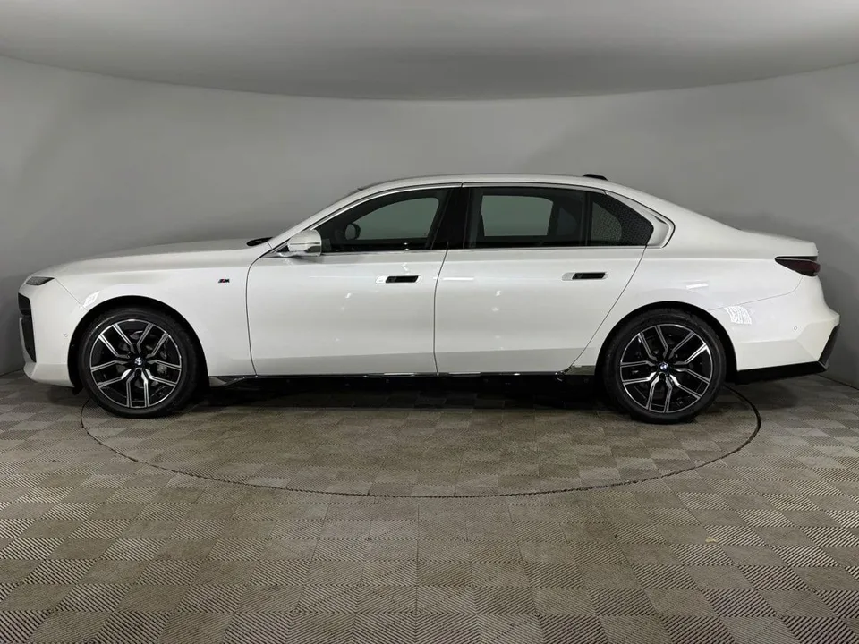 BMW 7 серия 2024 — миниатюра 3