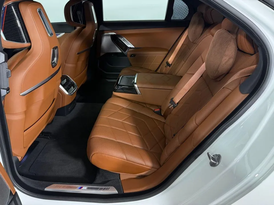 BMW 7 серия 2024 — миниатюра 4