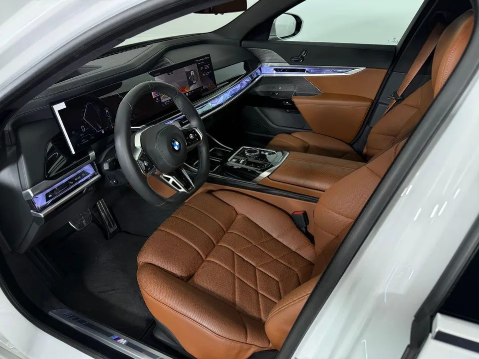 BMW 7 серия 2024 — миниатюра 5