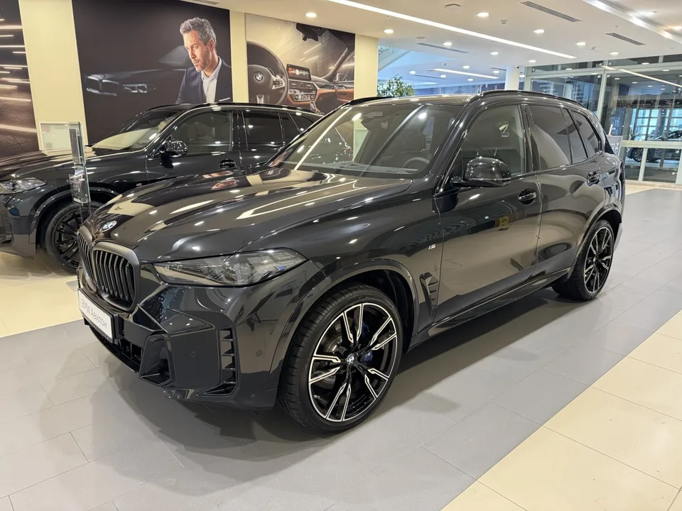 BMW X5 2025 — фото 1, купить с доставкой в Москву