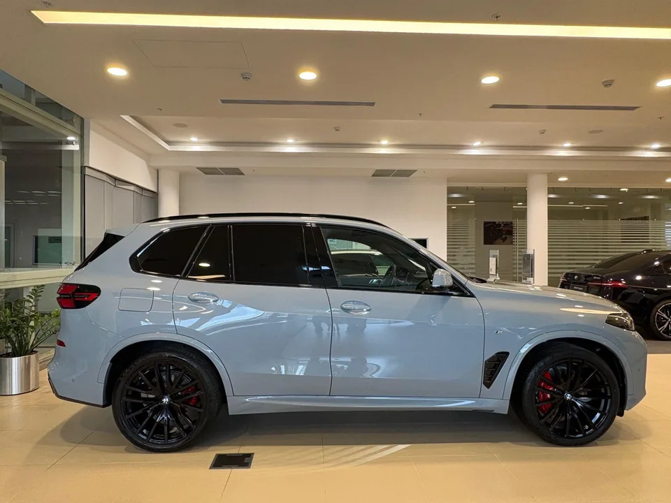 BMW X5 2025 — миниатюра 2
