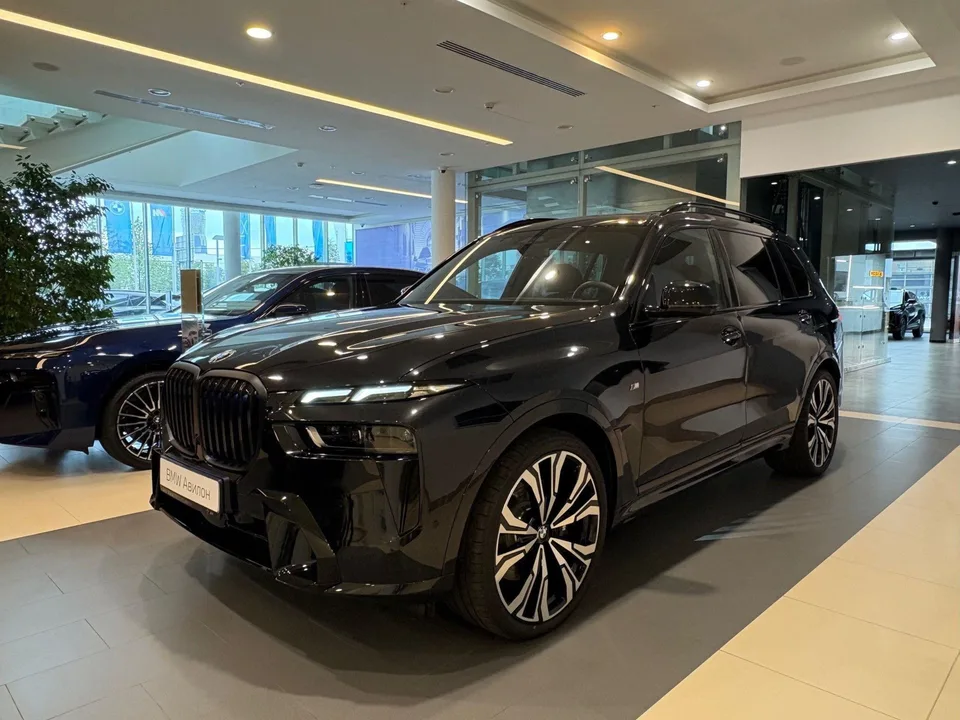 BMW X7 2026 — фото 1, купить с доставкой в Москву