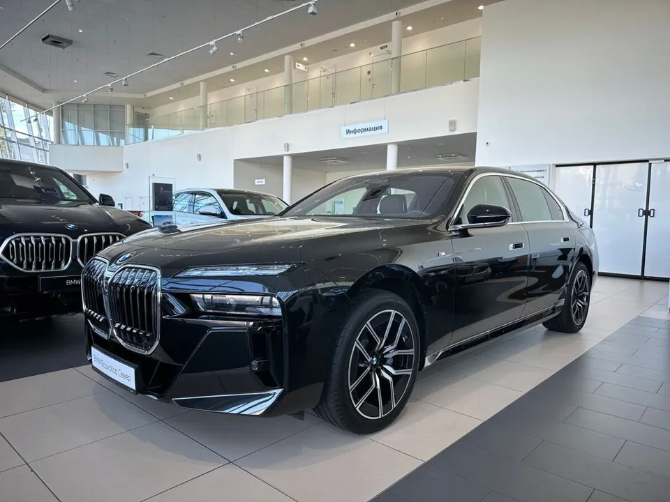 BMW 7 серия 2025 — фото 1, купить с доставкой в Москву