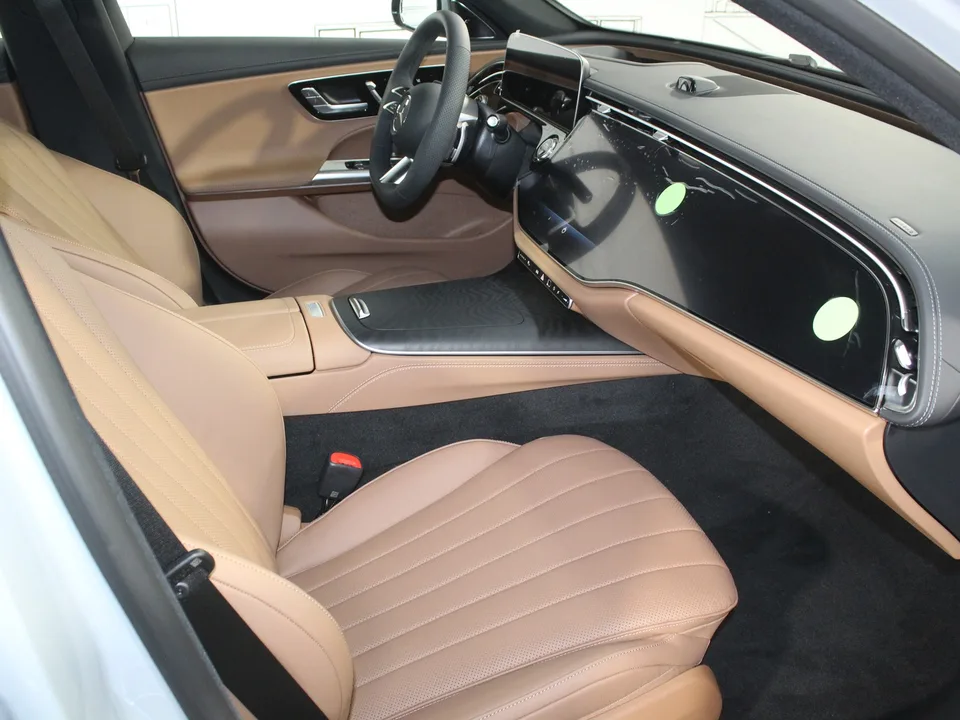 Mercedes-Benz E-Class 2025 — миниатюра 4