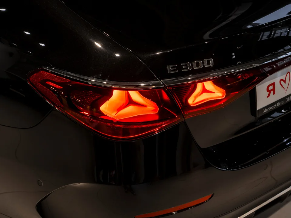 Mercedes-Benz E-Класс 2025 — миниатюра 4