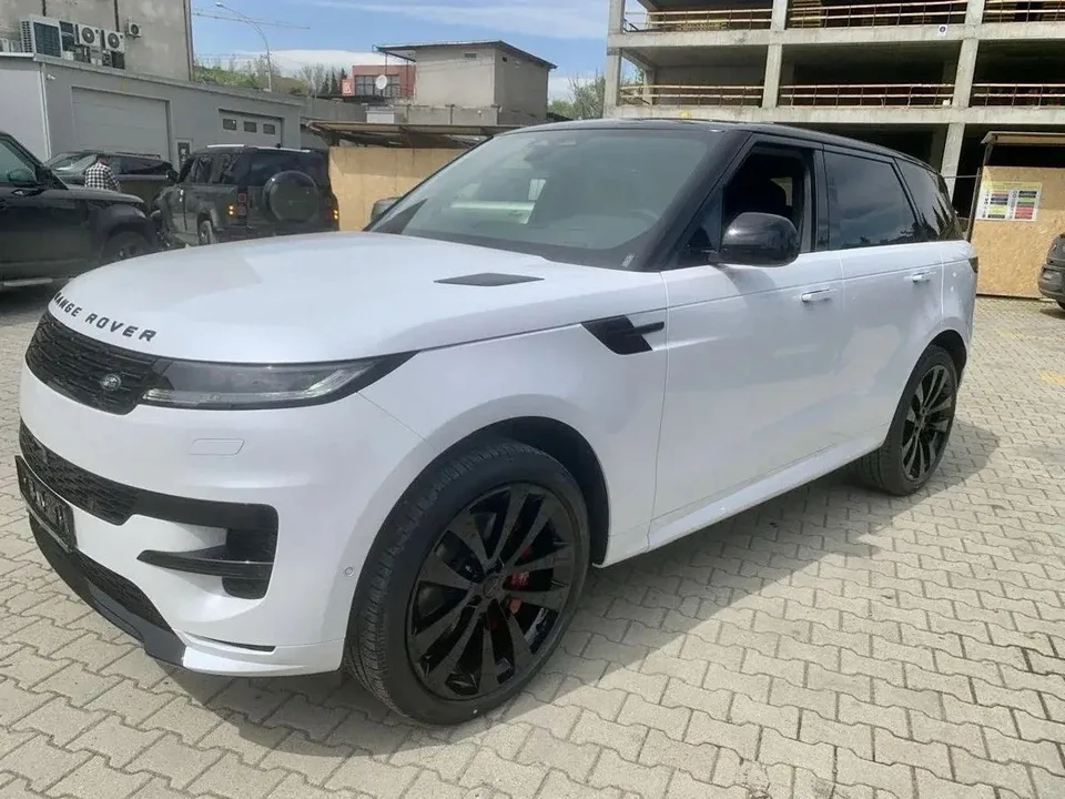 Land Rover Range Rover Sport 2026 — фото 1, купить с доставкой в Москву