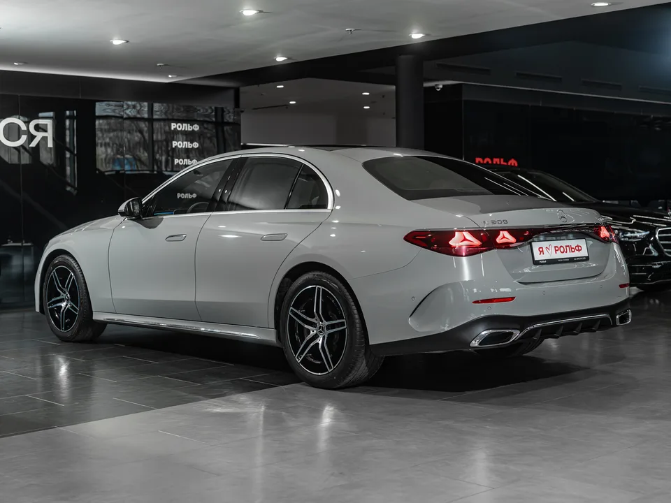 Mercedes-Benz E-Class 2025 — миниатюра 3