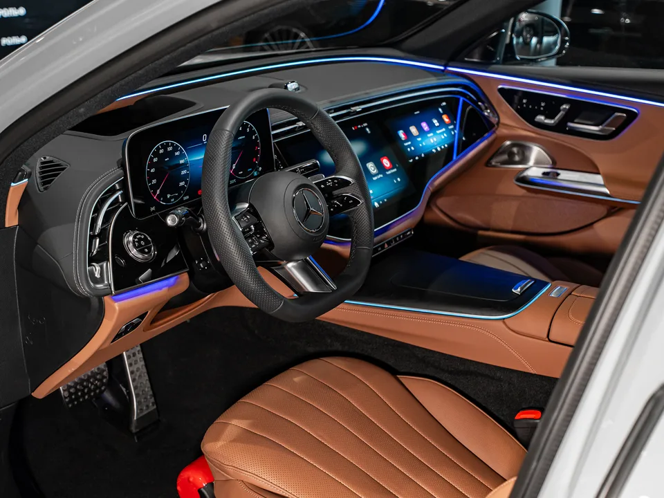 Mercedes-Benz E-Class 2025 — миниатюра 4