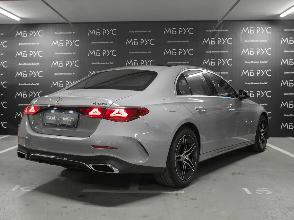 Mercedes-Benz E-Class 2025 — миниатюра 3
