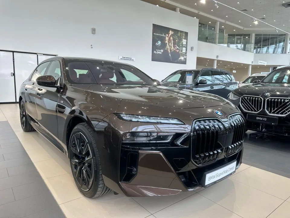 BMW 7 серия 2025 — миниатюра 2