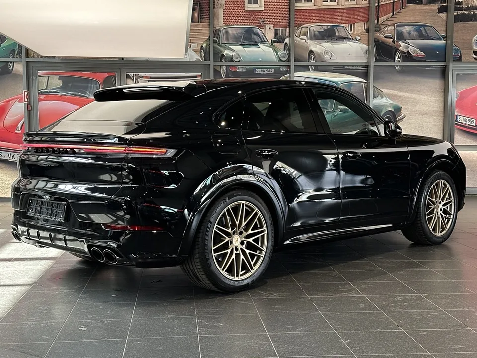 Porsche Cayenne 2025 — миниатюра 4
