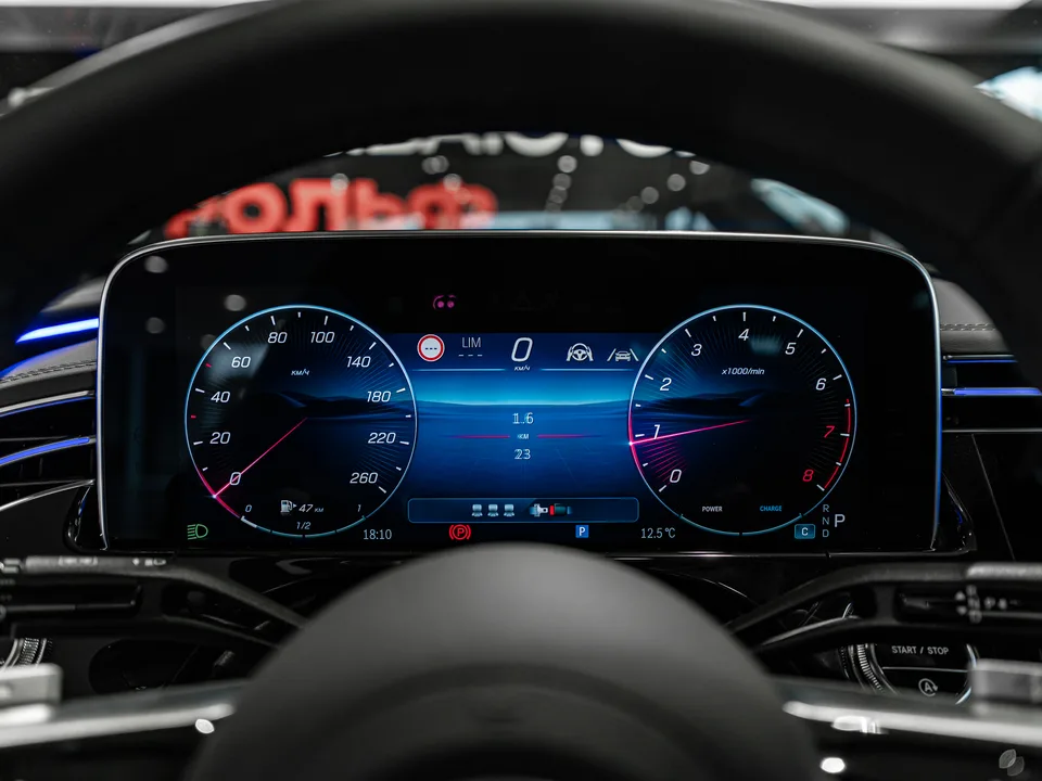 Mercedes-Benz E-Class 2025 — миниатюра 5