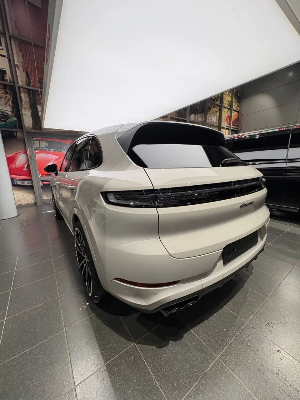 Porsche Cayenne 2025 — миниатюра 4