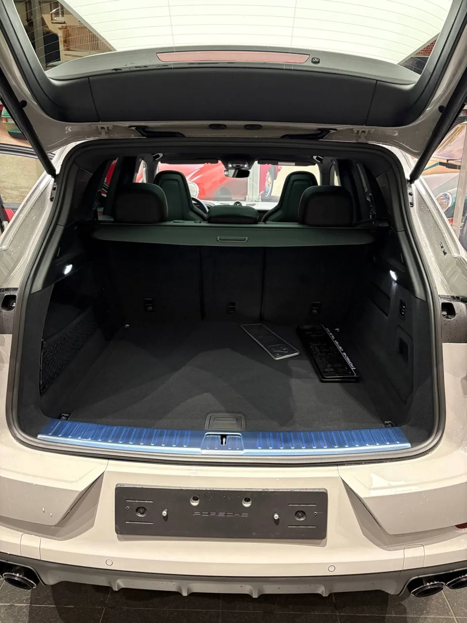 Porsche Cayenne 2025 — миниатюра 5