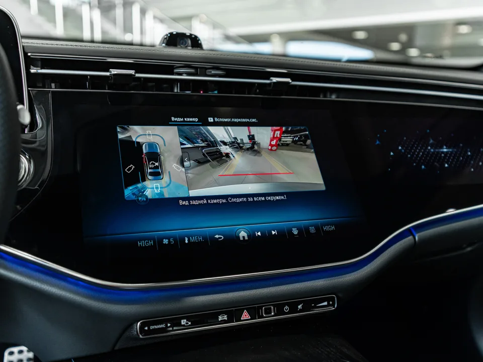 Mercedes-Benz E-Class 2025 — миниатюра 5