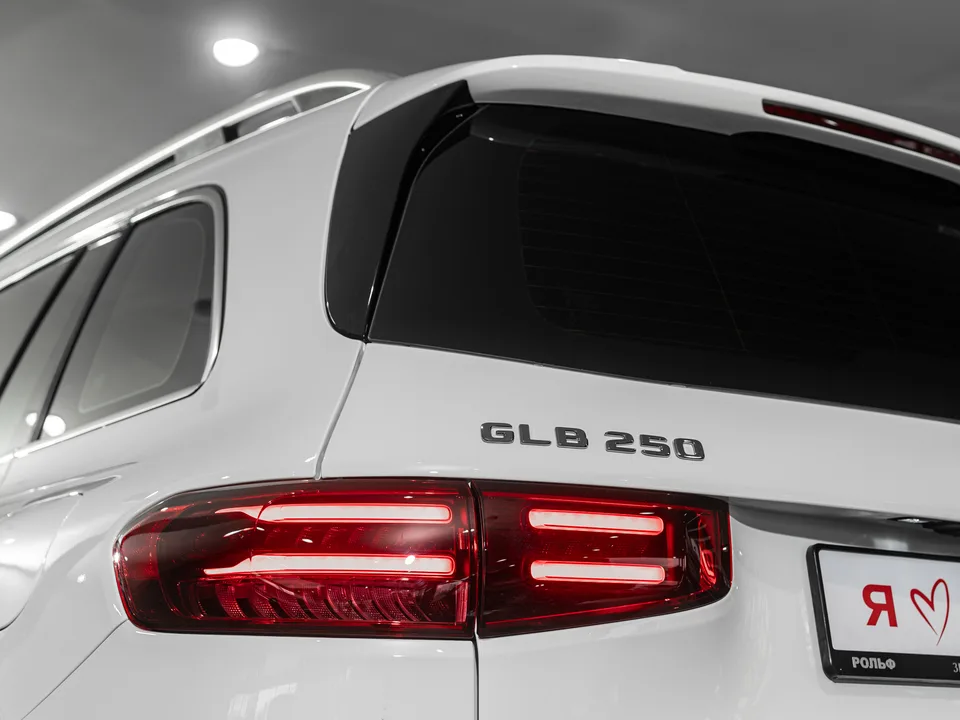 Mercedes-Benz GLB-Class 2025 — миниатюра 3