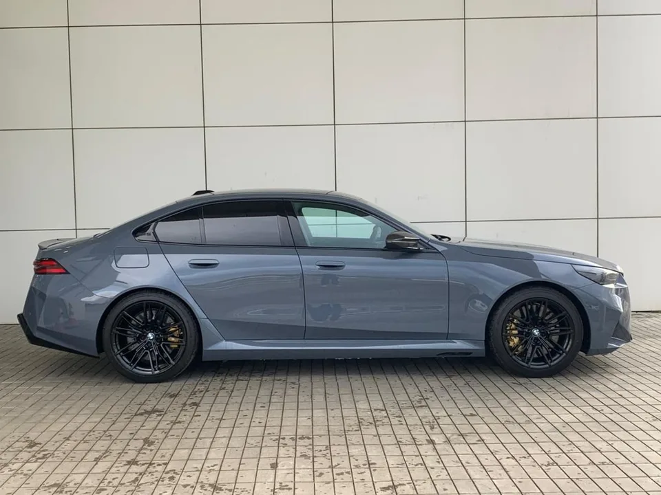 BMW M5 CS 2024 — миниатюра 4