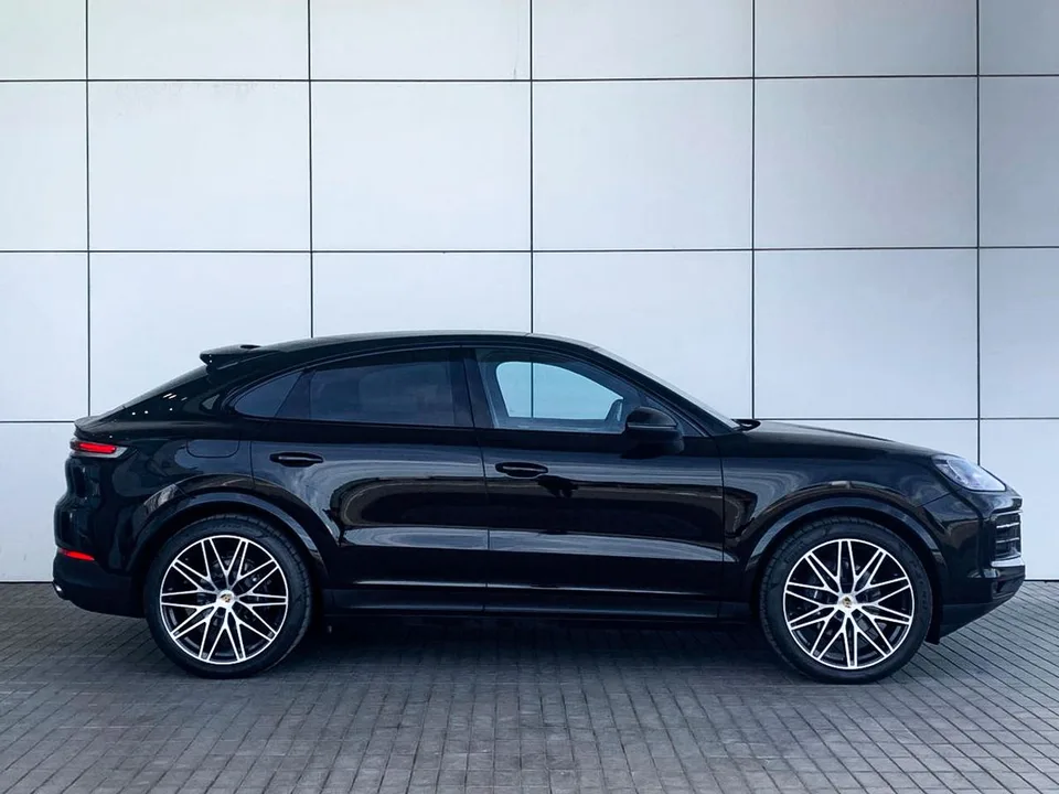 Porsche Cayenne 2023 — миниатюра 5