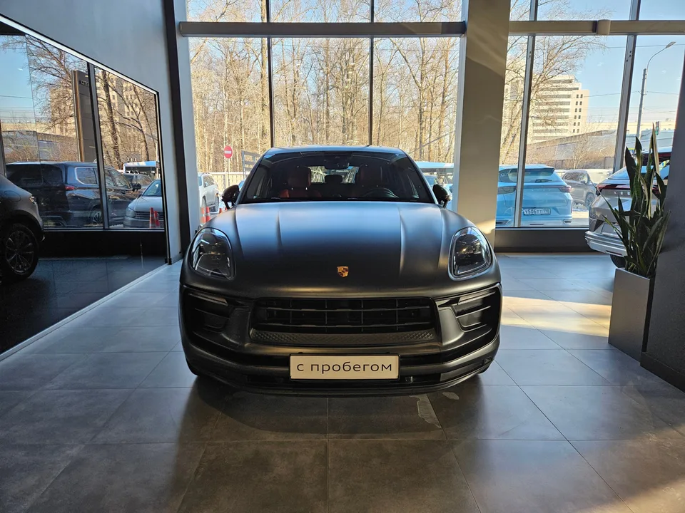 Porsche Macan 2023 — миниатюра 2