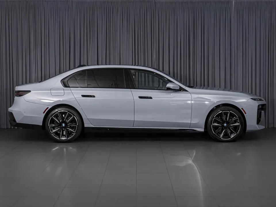 BMW 7 серия 2023 — миниатюра 5