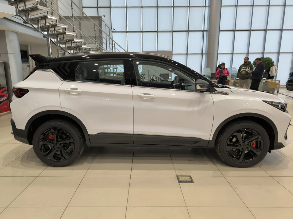 Geely Coolray 2023 — миниатюра 4