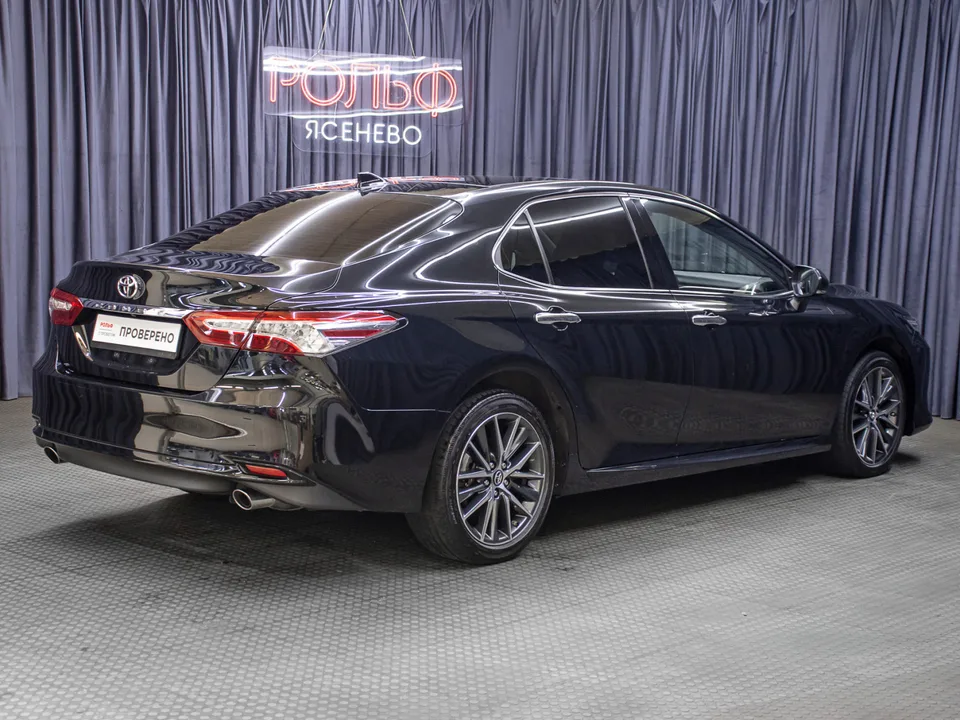 Toyota Camry 2023 — миниатюра 2