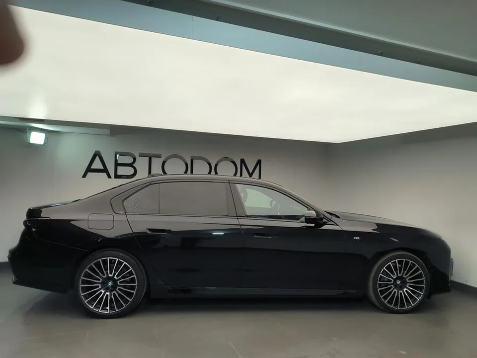 BMW 7 серия 2024 — миниатюра 5