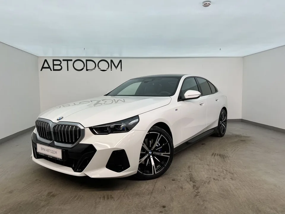 BMW 5 Series 2023 — миниатюра 2