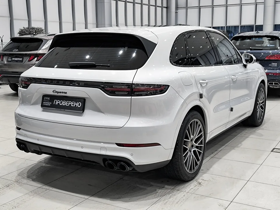 Porsche Cayenne 2022 — миниатюра 5